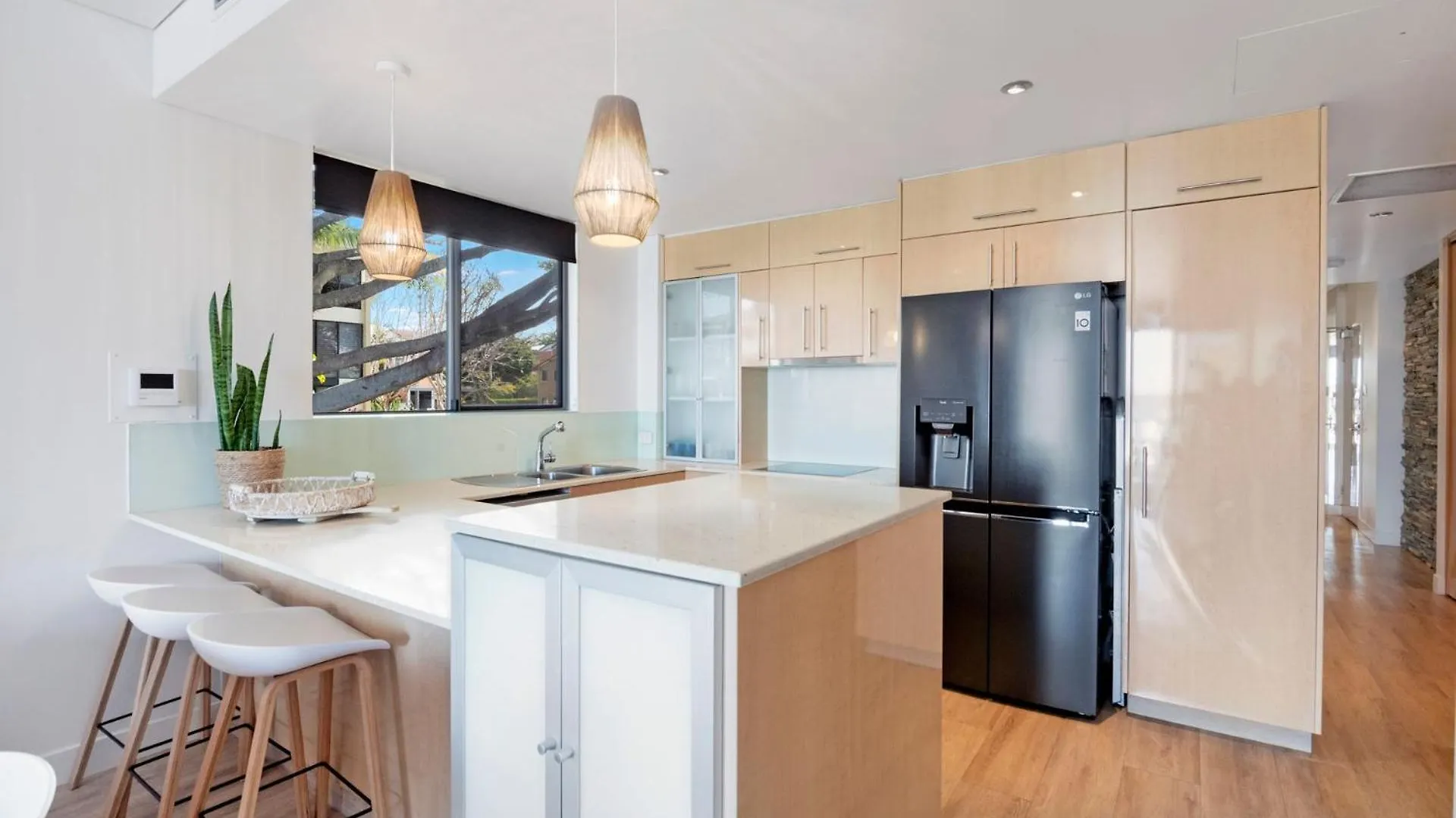 Waterfront Oasis In Runaway Bay - Coasthm Gold Coast