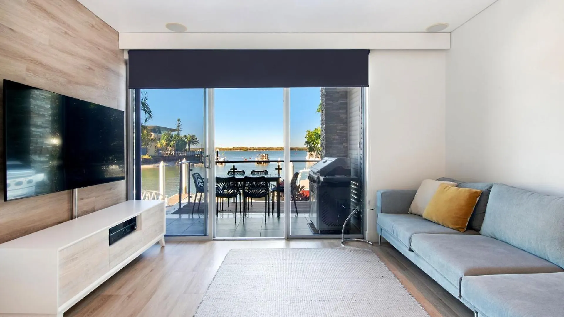 Waterfront Oasis In Runaway Bay - Coasthm Gold Coast